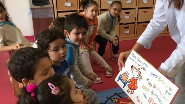 Çekmeköy Okyanus Koleji Okul Öncesi Gezegenler Grubu Öğrencileri Bilingual Dersinde