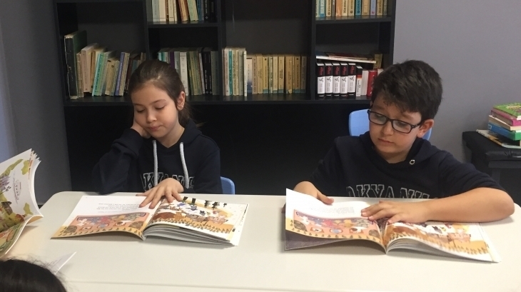 Eryaman Okyanus Koleji İlkokul Kademesi 4. Sınıf Öğrencileri 'Reading' Dersinde