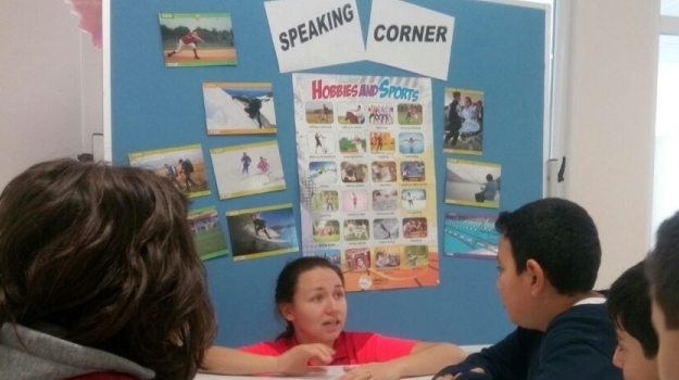 Eryaman Okyanus Koleji Ortaokul Öğrencileri "Speaking Corner'da" Pratik Kazanıyorlar
