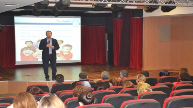 Fatih Okyanus Koleji Anaokul ve İlkokulu Velileri Benego Dikkat Semineri'nde