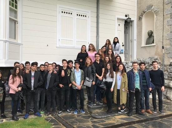 Anadolu Lisesi Öğrencileri Aşiyan'da