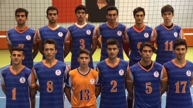 İncek Okyanus Koleji Lise Genç A Erkek Voleybol Takımı İlk Maçını Kazandı