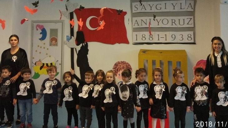 İncek Okyanus Koleji Okul Öncesi İnciler Sınıfı 10 Kasım Atatürk'ü Anma törenini Gerçekleştirdiler.