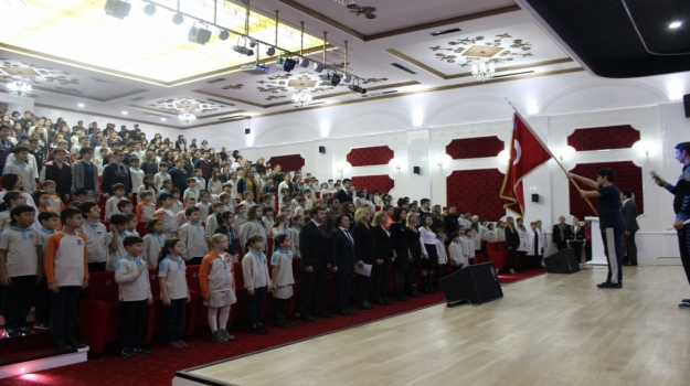 Kemerburgaz Okyanus Koleji 10 Kasım'da Atatürk'ü Andı