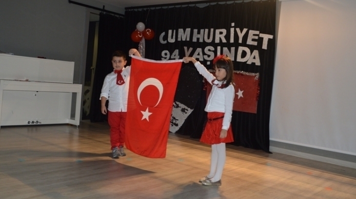 Okul Öncesi Öğrencileri ve Öğretmenleri 29 Ekim Cumhuriyet Bayramını Coşkuyla Kutladı