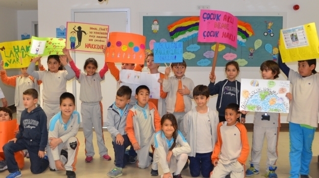 Özel Konyaaltı Okyanus Koleji 3-A Sınıfı Öğrencilerinin "Çocuk Hakları Günü" Pankart Çalışması