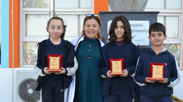 Adana Ortaokulu Ocak-Şubat Ayı Örnek Öğrencilerini Seçti