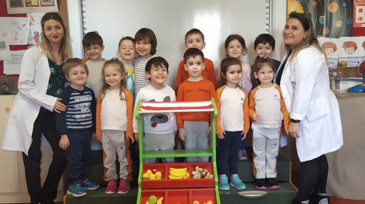 Ataşehir Okul Öncesi Çiçekler Grubu Fun With English Dersinde