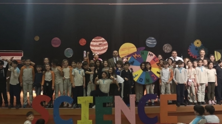 Bahçeşehir Okyanus Koleji Ortaokul Kademesinde Bilim Haftası Şenliği
