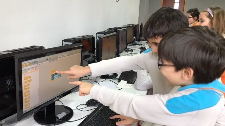 Bahçeşehir Okyanus Koleji Üstün Zekâlılar ve Yetenekliler İlkokulu 4-F Sınıfı Vex Robotik Dersinde