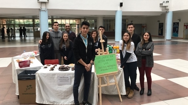 Bahçeşehir Kampüsü Lise Öğrenci Meclisinin ''Her Sınıfın Bir Yetim Kardeşi Var'' Yardım Kermesi