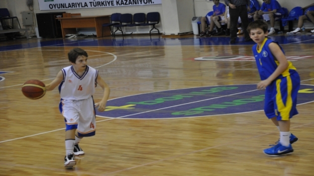 Bahçeşehir Yıldız Basketbol Takımı İstanbul İlk 8'de
