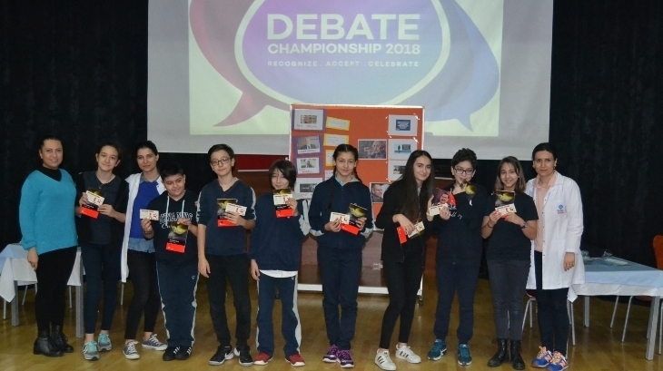 7. Sınıflar Arası Debate (Münazara) Okulumuz Konferans Salonunda Gerçekleştirildi