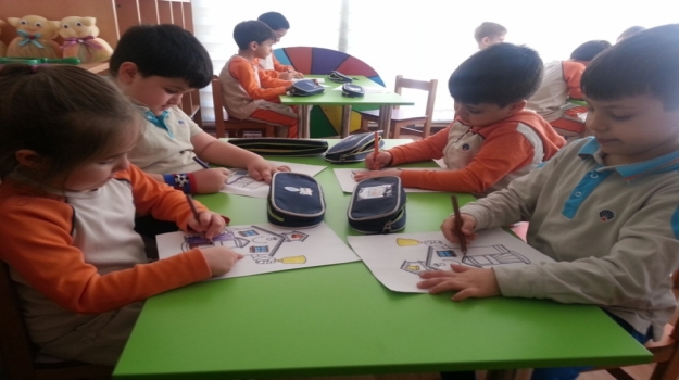 Fatih Okyanus Koleji Anaokulu Öğrencileri İspanyolca Dil  Kulübü Dersinde
