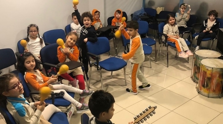 Halkalı Okul Öncesi  Yıldızlar Grubu Öğrencileri Müzik Etkinliğinde