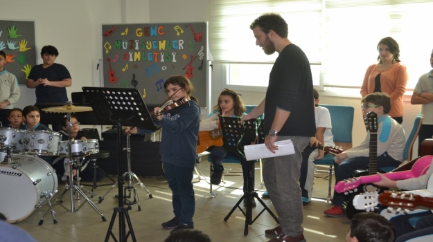 Mavişehir Okyanus Koleji Ortaokulu Öğrencileri Müzik Dinletisi Gerçekleştirdiler