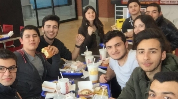Sancaktepe Kampüsü Anadolu Lisesi 12. Sınıflar İle YGS Öncesi Yemeğe Gittik