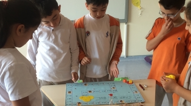 3-D Sınıfı Matematik Oyunum Etkinliği ile Öğreniyorlar