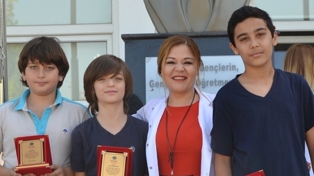 Adana Okyanus Ortaokulu Nisan Ayı Örnek Öğrencilerini Seçti