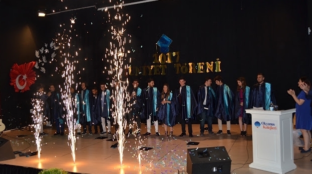 Adana Kampüsü Anadolu Lisesi 2016-2017 Mezunlarını Uğurladı