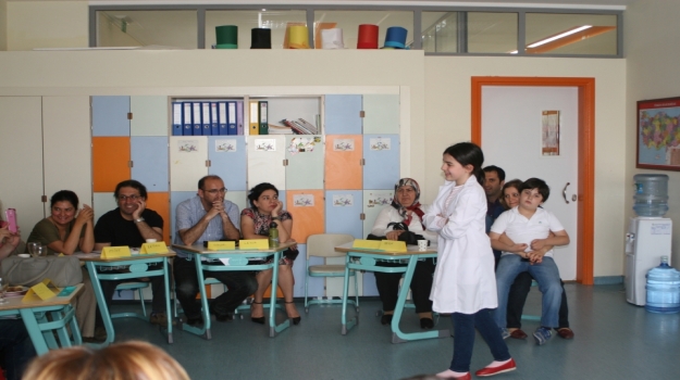 Ataşehir Okyanus Üstün Zekalılar İlkokulu'nda İngilizce Sunum Günü