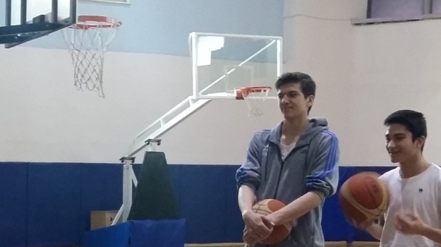 Bahçeşehir Kampüsü "Gelecekte Bir Gün Meslekte İlk Gün" Projesi Kapsamında Basketbolcu Ziyaretinde