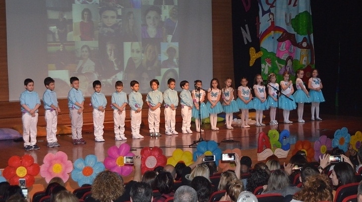 Bahçeşehir Okyanus Koleji İlkokul 1. Sınıf Öğrencileri Anneler Gününü Ve Okuma Bayramı coşku ile kutladı.
