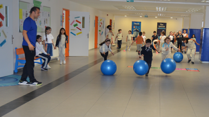 Beykent Okyanus Koleji İlkokul Kademesi Öğrencileri Koridor Etkinlikleri