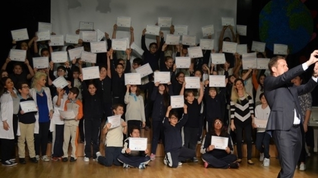 Beykent Kampüsü Ortaokul Kademesinde Yapılan Speaking Sınavı Sonrası Sertifika Töreni Coşkusu