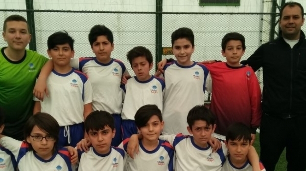 Beykent Kampüsü Küçük Erkek Futbol Takımı İlçe Turnuvasında Çeyrek Finale Yükseldi