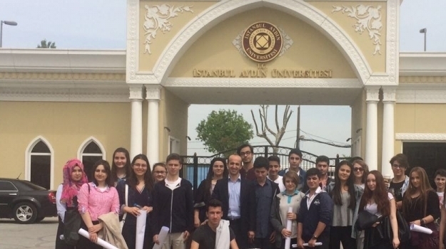 Mimarlık Kariyer Kulübü Öğrencileri İstanbul Aydın Üniversitesinde