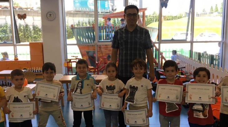 Okul Öncesi Öğrencileri Satranç Turnuvası Yaparak Son Derslerini Tamamladı
