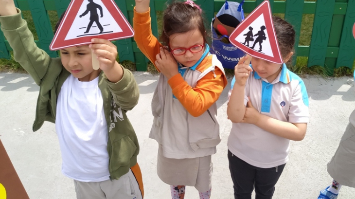 Okul Öncesi Öğrencileri Trafik Haftasını Kutluyor