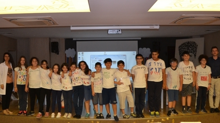 Ortaokul Öğrencileri Türkçe Günü'nü Coşkuyla Karşılandı