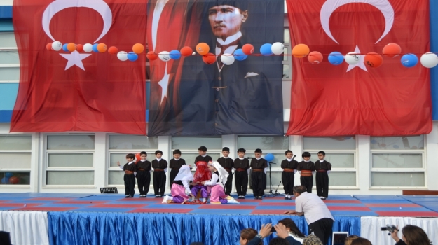 Adana Okyanus'ta 23 Nisan Büyük Bir Coşkuyla Kutladı