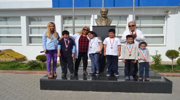 Adana Okyanus İlkokulu'nda Öğrencilerin Başarıları Ödüllendirildi