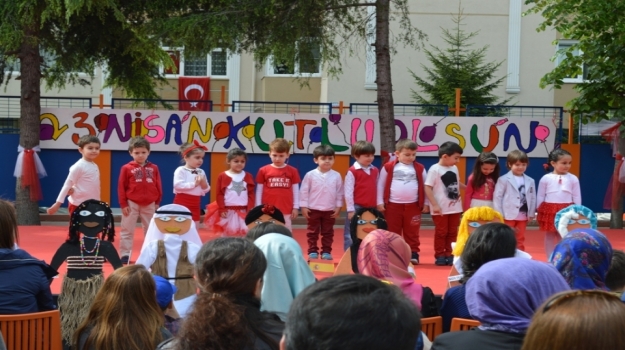 Okul Öncesi Öğrencileri 23 Nisan Ulusal Egemenlik Ve Çocuk Bayramını Coşkuyla Kutladı
