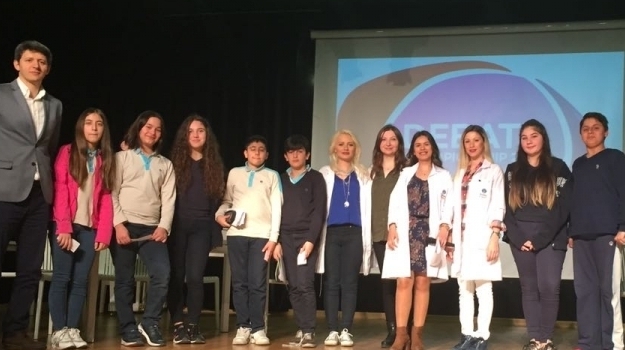 Beykent Kampüsü Ortaokul Kademesi İngilizce Debate Yarışmasında