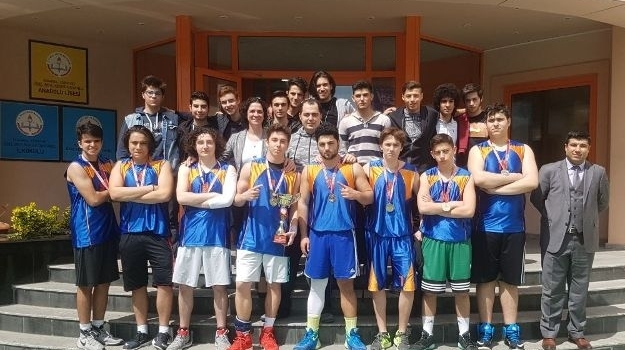 Beylikdüzü Kampüsü Liseler Arası İlçe Basketbol Şampiyonu Oldu