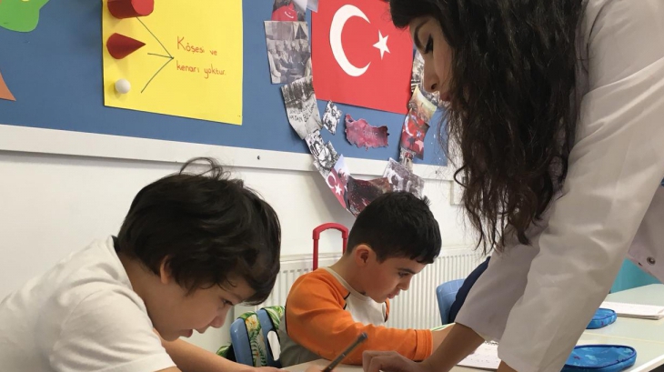 Çekmeköy Okyanus Koleji Okul Öncesi Yıldızlar Grubu İlkokul Dersinde