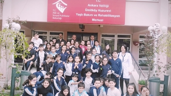 Eryaman Okyanus Koleji 5.sınıf öğrencileri Ümitköyde bulunan Huzurevini ziyaret etti.