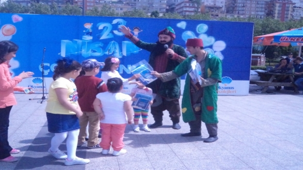 Fatih Okyanus'tan Miniatürk'te 23 Nisan Çocuk Festivali