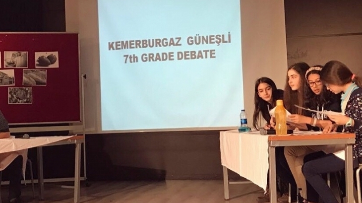 Kemerburgaz ve Güneşli Okyanus Koleji 7. sınıflar arası "Debate" İngilizce Münazara etkinliği düzenlendi.