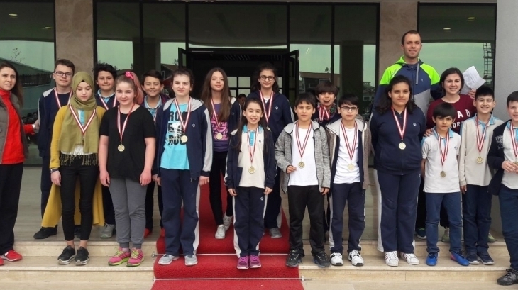Nilüfer Okyanus Koleji Sınıflar Arası Badminton Turnuvası Sona Erdi...
