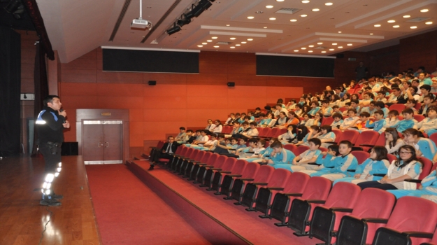 Okyanus'ta "Polis Günü" Semineri