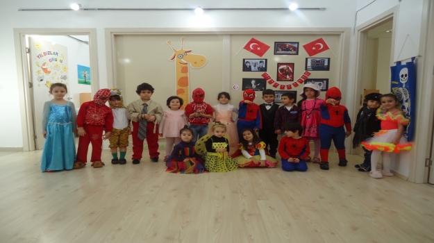 Adana Okyanus Koleji Anaokulu Öğrencileri Tak Takıştır Ve Kostüm Partisinde