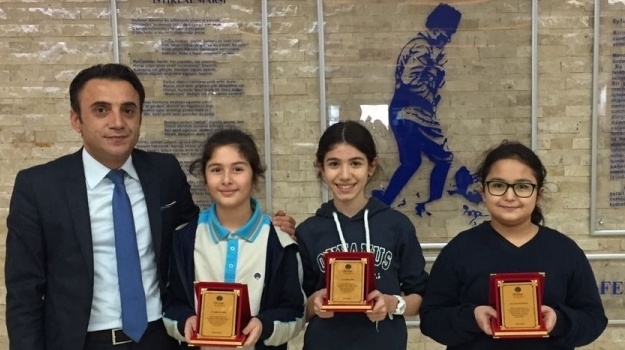 Ataşehir Ortaokulda Aralık Ayı Örnek Öğrencileri Seçildi
