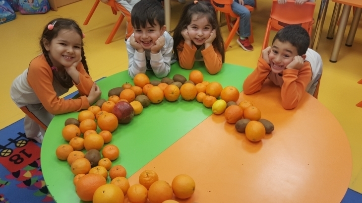 Beykent Okyanus Koleji Okul Öncesi Balıklar Grubu Öğrencileri C Vitamini Etkinliği