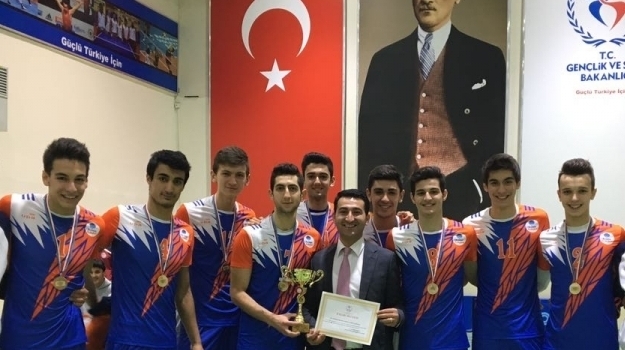 Eryaman Kampüsü Genç Erkek A Voleybol Takımı Ankara Şampiyonu Oldu!