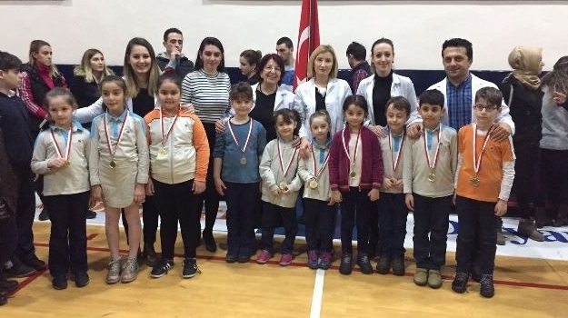 Güneşli Kampüsü İlkokul Kademesinde MentalUP Şampiyonları Madalyalarını Aldı